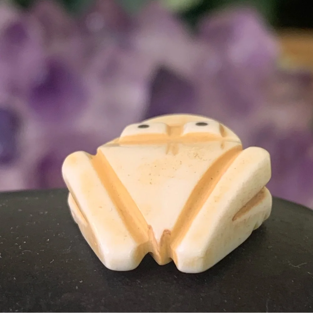 Hand Carved Frog Bone Bead Native American Style Miniature Fetish Animal .8
